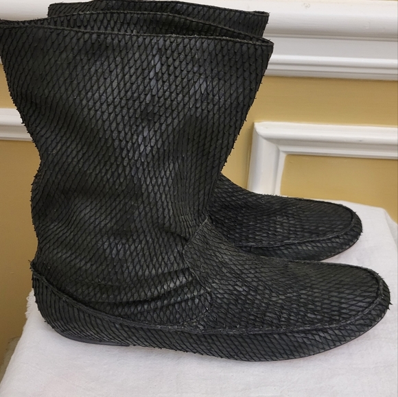 Elizabeth And James Black Reptile Embossed Leather Booties Size 11 - Picture 4 of 12